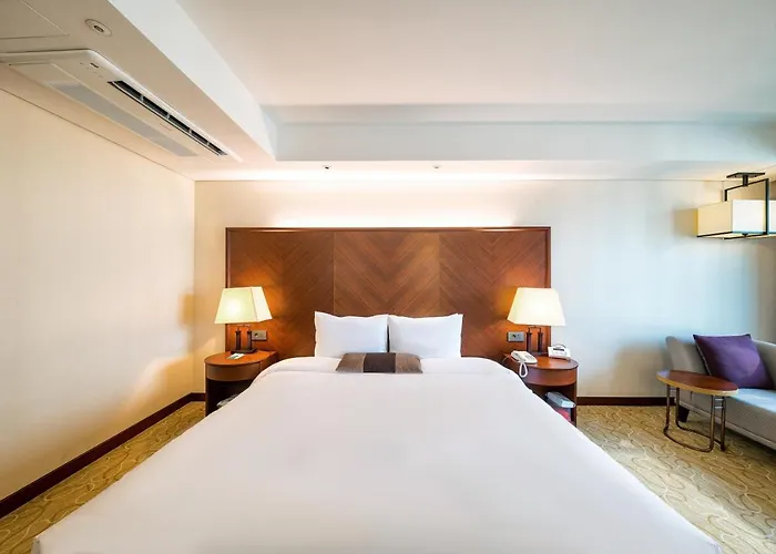 Koreana Hotel 4*