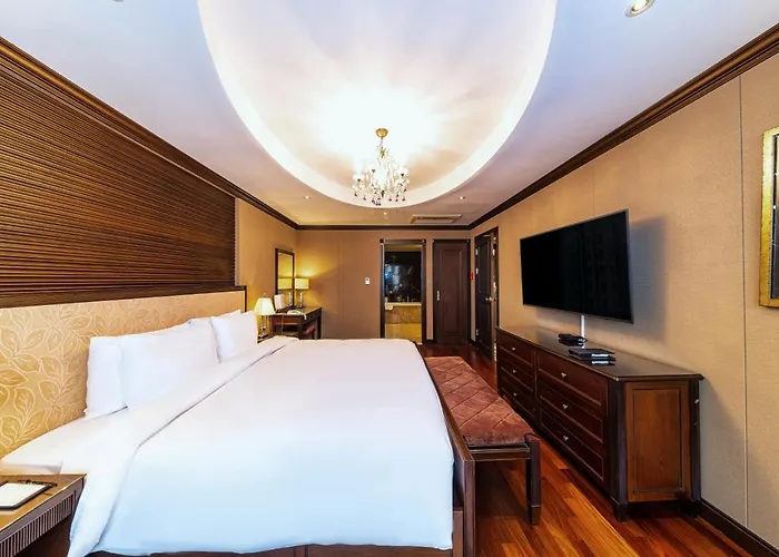 Koreana Hotel 4*