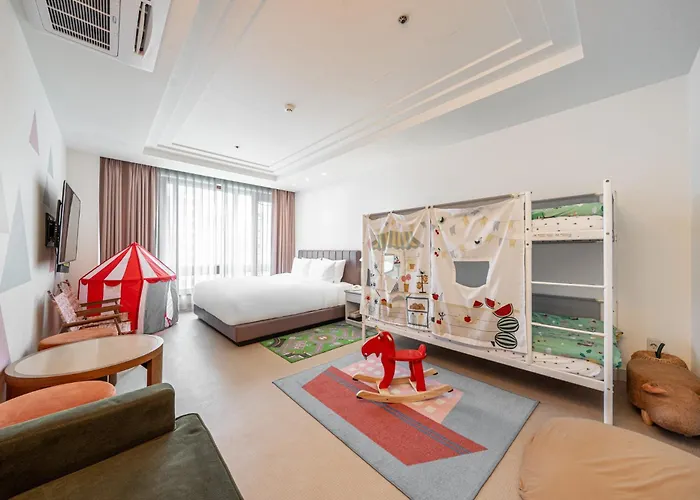Koreana Hotel 4*